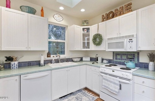 Yachats Cottage | Cute Cottage at the Coast.