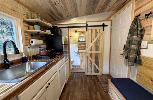 Idleyld Park Cabin | Cute Cozy Cabin for Two for a Romantic Escape in the Umpqua National Forest in Oregon