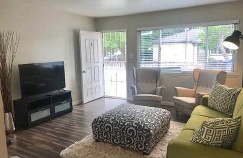 Mountain View House | Cute, cozy remodeled duplex in a great neighborhood, perfect bay area location!