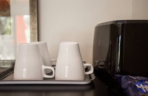 Bankers Hill Apartment | Cute Studio With Large Balcony and Great Park View