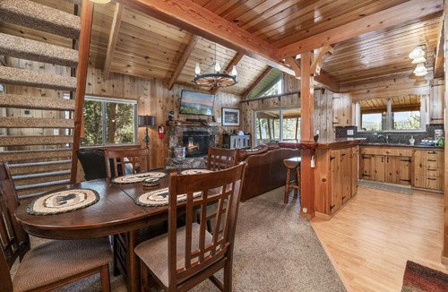 Whispering Forest House | D and V Retreat