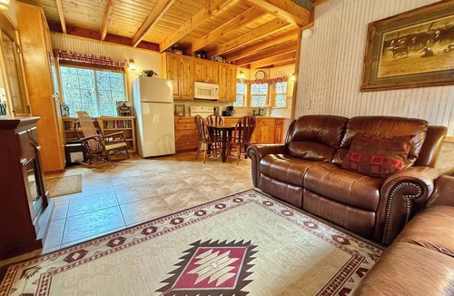 Glendale House | Dark sky stargazing cabin near Zion & Bryce