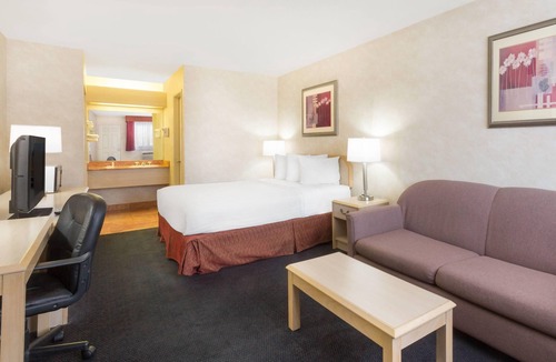 Bullhead City Hotel | Days Inn by Wyndham Bullhead City