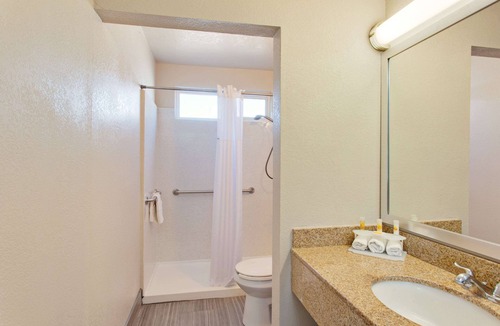Chowchilla Hotel | Days Inn by Wyndham Chowchilla Gateway to Yosemite
