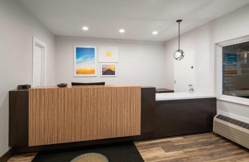 Munras Avenue Hotel | Days Inn by Wyndham Monterey Downtown