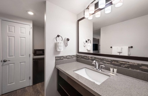 Munras Avenue Hotel | Days Inn by Wyndham Monterey Downtown
