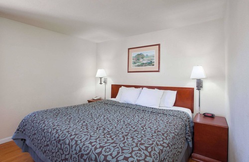Orange Hotel | Days Inn by Wyndham Orange Anaheim