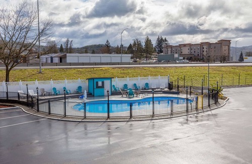 Roseburg Hotel | Days Inn by Wyndham Roseburg