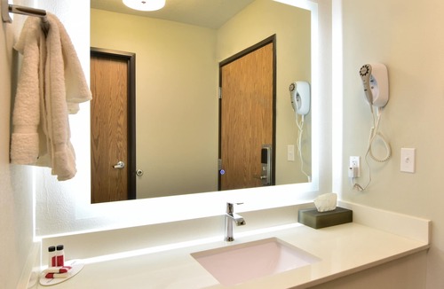 Springville Hotel | Days Inn by Wyndham Springville