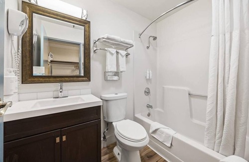 Woodland Hotel | Days Inn by Wyndham Woodland