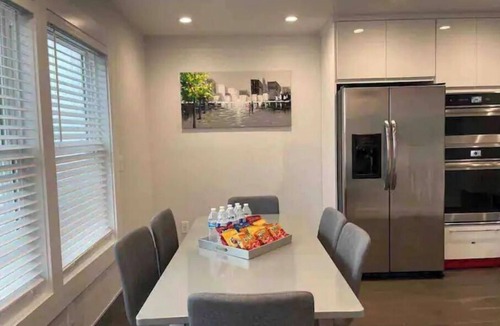 Westlake House | DEAL ON! SANITIZED! Cozy Modern Home Panoramic Ocean View