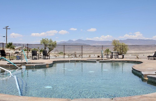 Tecopa House | Death Valley Hot Springs 1BR