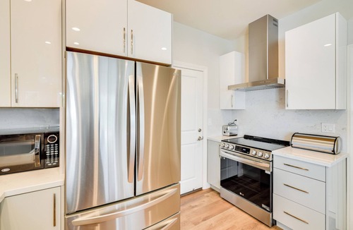 Cambrian House | Deck & Yard: Guest House in San Jose!