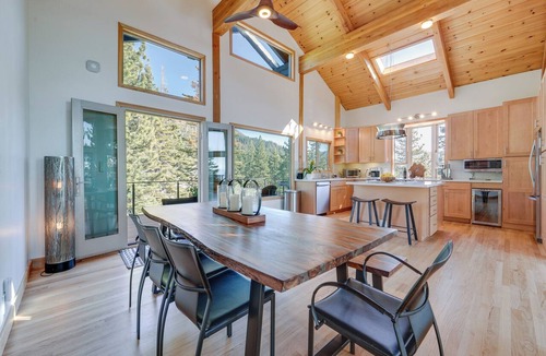 Incline Village Cottage | Decks + Lake Tahoe Views: Secluded Mtn Cabin!