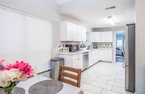 Northeast Carrollton House | Deevine Homes - Private Bedrooms with Shared Bathroom