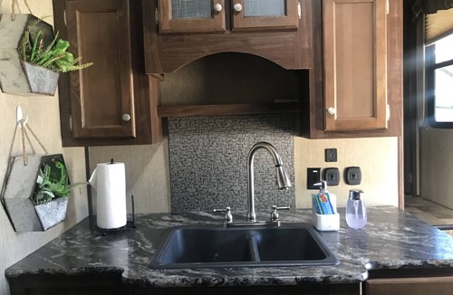 Tracy House | Delightful 1-bed RV with parking on premises
