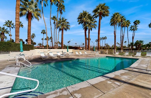 Araby Commons Condo | Delightful and sophisticated condo with shared tennis, outdoor pool, & spa