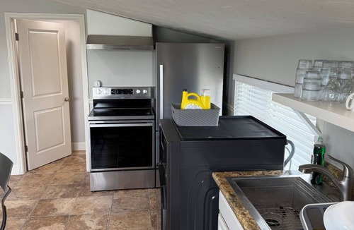 Modesto Apartment | Delightful studio with AC in the heart of Modesto