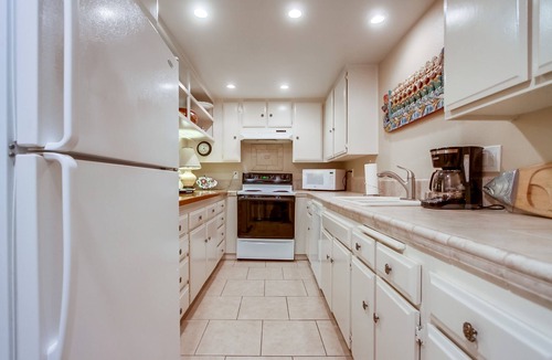 Solana Beach Condo | Deluxe Condo, Steps to the beach, Seascape Sur, Oceanfront Complex 3 bd, 3ba