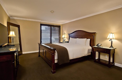 Cupertino Hotel | Deluxe Suite at Cupertino Hotel, Minutes to Computer History Museum!