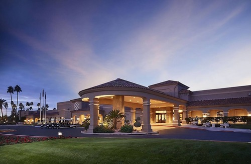 South Scottsdale Resort | Desert Adventure! 2 Serene Units, Picturesque Views, Spa, Bar, On-Site Dining