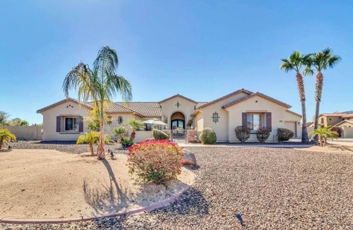 Copper Canyon Ranch House | Desert Cove Escape | 5BR Retreat w/Pool & Casita