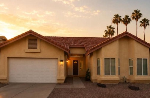 Gilbert House | Desert Disconnect Pool and Putting Green