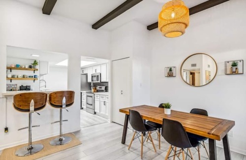 Tempe Condo | Desert Gem-Walk To Spring Training,ASU,Tempe Lake!