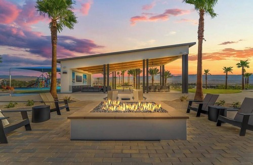 Palm Desert Apartment | Desert Getaway | Pool & Mountain Views