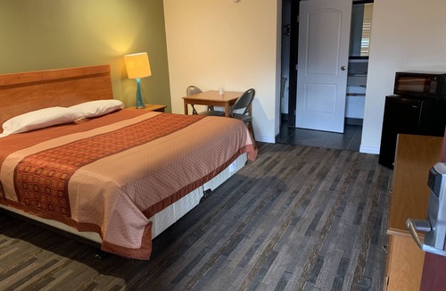 Corona Hotel | Desert Inn Motel