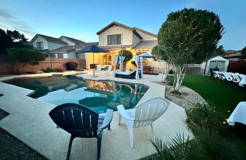 Signal Heights House | Desert Oasis 4BD 3BA, Lux Resort Pool in Mesa, AZ
