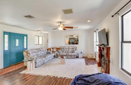 Golden Valley House | Desert Retreat in Golden Valley: Courtyard & Views