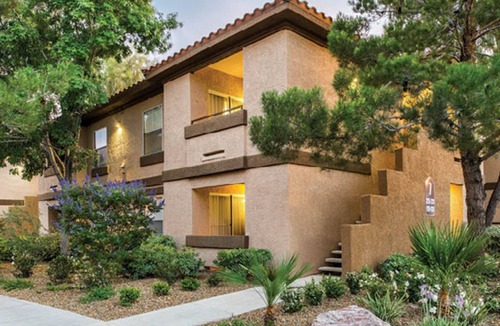 Las Vegas Condo | Desert Retreat Resort 2br suite Friday check-in