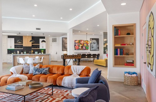 Sunrise Vista Chino House | Designer 5 Bed 4 Bath With Entertainers Pool & Spa