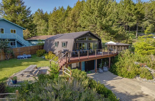 Shelter Cove House | Designer Home with Ocean View Hot Tub