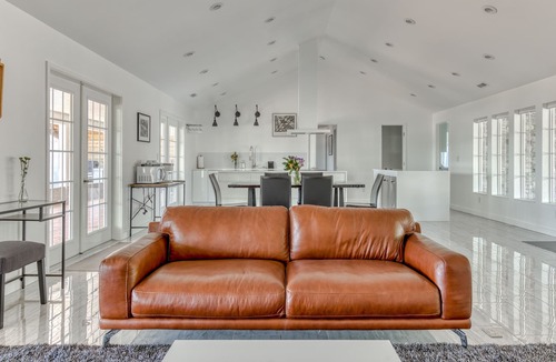 Carver Villa | Designer Newly Built Private Escape Indoor/Outdoor Modern Retreat Home