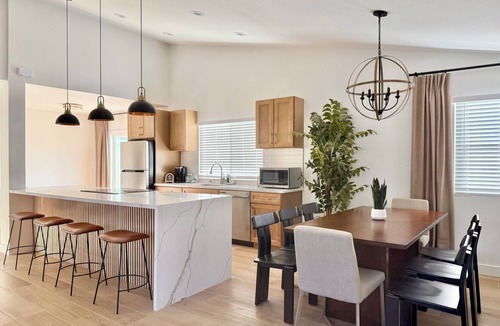 Lincoln Acres House | Designer's Touch: stylish 4-bed-Paradise in San Diego