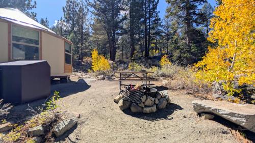 Markleeville Hotel | Desolation Hotel Hope Valley