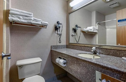 Parkrose House | Discover the Greater Portland Area from our warm and welcoming suites!
