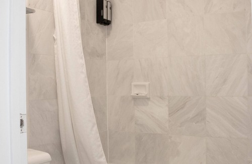 Hayward Hotel | Discovery Inn