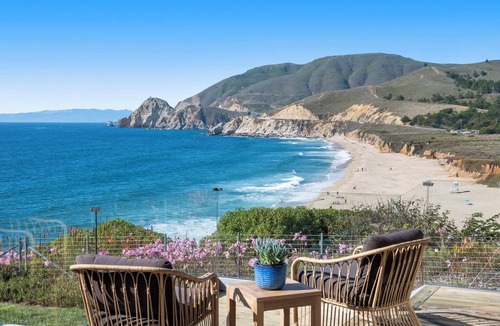 Montara House | Distinguished Oceanfront Point Estate with Iconic Beach + Mountain Vistas