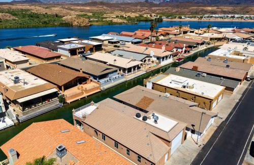 Moovalya Keys Villa | Dock and Chill at Parker Riverfront on Colorado River
