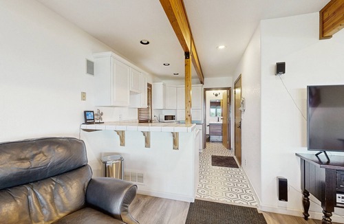 Gualala House | Dog-friendly beach house with private hot tub, indoor pool, WiFi & ocean views