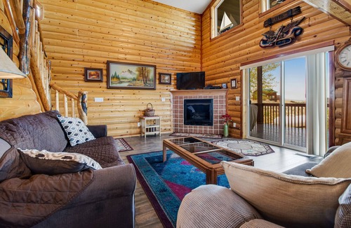 Sweetwater Cabin | Dog-friendly cabin with lake view & wraparound deck - near golf & Bear Lake