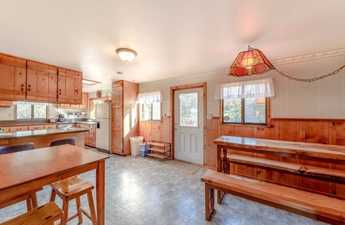 Freshwater House | Dog-friendly cabin w/beautiful pasture and bay views and near the ocean