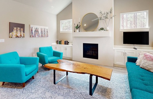 Southwest Bend House | Dog-friendly home with hot tub, grill, patio, firepit, home gym, fireplace & W/D