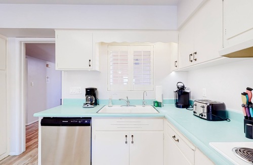 Scottsdale Country Acres House | Dog-friendly house with retro feel, pool, fireplace & patio - snowbirds welcome