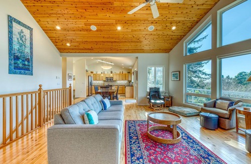 Seal Rock House | Dog-friendly house with ocean & mountain views - easy beach & park access, game room