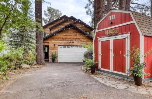 Truckee House | Dog-friendly lakefront home with fast WiFi private dock & 180-degree views