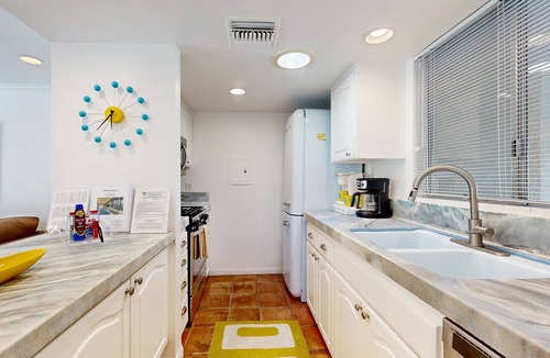 Araby Commons Apartment | Dog Friendly Mid-Century Villa at The Coco Cabana with Pool, Spa & Tennis Courts